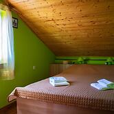 Sunny Holiday Home With Terrace