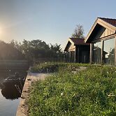 4-person Chalet Albatros by the Water With Parking Space