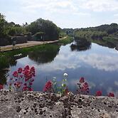 Mattys Pub & Apartments