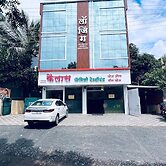 Hotel Kailas Lodging