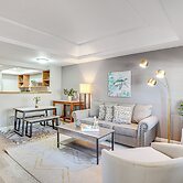 2 Mi to Tucson Mall: Condo w/ Pool & Hot Tub!