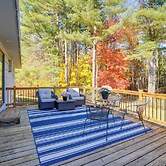 1 Mi to Dtwn: Cottage w/ Large Yard in Stockbridge