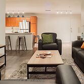 Upstay - Condo With Pool-gym-games-bbq - Walk to Uoft