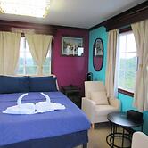 Daphne's Lagoon Lodge