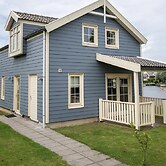 Spacious Holiday Home With Jetty