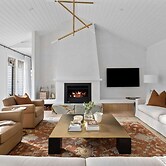 Muskoka Luxe Retreat With Pool Spa Fire Pit