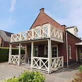 Bungalow by Water Near Rotterdam