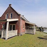 Bungalow by Water Near Rotterdam and Zeeland