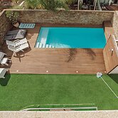 Pool Cinema Villa by Vacationy