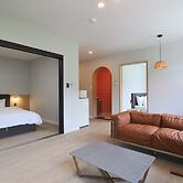 GEOJE-SI HOUND HOTEL JANGSEUNGPO