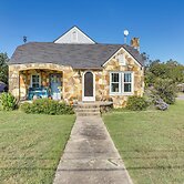 4 Mi to Dinosaur Valley: Rustic Glen Rose Cottage!