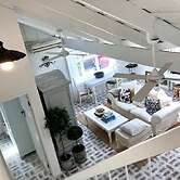 One Wee Cottage, A Romantic Secluded Provincial Abode Surrounded by Vi