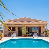 Villa With Pool & Terrace