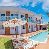 Aptos com Piscina e AC Brazilian Corner