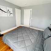 Charming 1BR Apartment Near Train Station