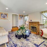 DC Area Home: 1 Mi to Light Rail!