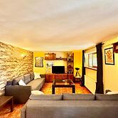 Rural Apartment With Direct Access to the Pool