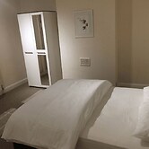 Room in Guest Room - Spacious Room in Leicester