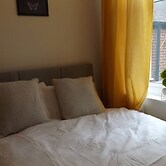 Room in Guest Room - Bright Double Room in Stoke