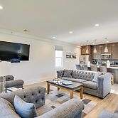 Walk to Bowen's Wharf: Condo in Dtwn Newport