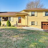 4 Mi to Beach: Furnished Deck at Waterford Home!