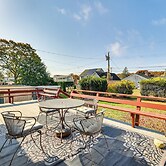 4 Mi to Beach: Furnished Deck at Waterford Home!