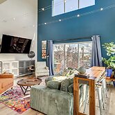 Luxe Midtown Townhome < 2 Mi to Dtwn Reno!