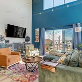 < 2 Mi to Dtwn Reno: Luxe Midtown Gem w/ Patio