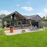 5 Star Holiday Home in Dronningmolle