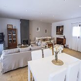 Spacious Villa With Games Area