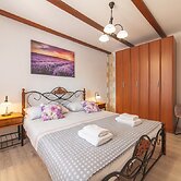 Serene Retreat Holiday Home With Pool