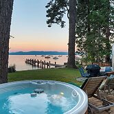 Lakefront Haven by Avantstay Minutes to Ski Resorts Private Dock