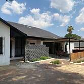 Cozy  Cabin Guest Lodge