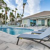 Riverfront Unit w/ Shared Pool & Dock in Melbourne