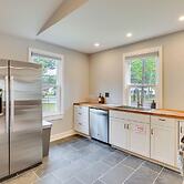 3 Mi to Park Circle: North Charleston Abode!