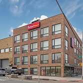 Red Roof PLUS+ Brooklyn - 3rd Ave