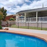 The Ultimate Poolside Escape - Pet Friendly