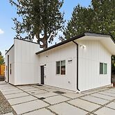 Modern 2-Bedroom Retreat in Seattle