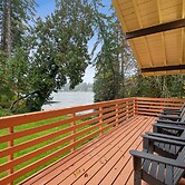 Tranquil Waterfront Escape With Harbor Views 3 Bedroom Home