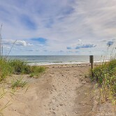 Oceanside: Beachfront Fort Pierce Retreat