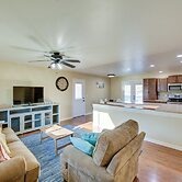 Palmyra House w/ Private Hot Tub & Fenced Yard!