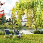Riverfront Bend by Avantstay Private Dock, Large Yard w/ Views, Hot Tu