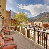 On Main Street: Ouray Getaway w/ Mountain Views!