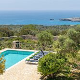 Peaceful Villa With Sea Views