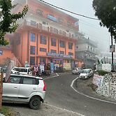 Goroomgo Maheshwari & Banquet Hall Tehri