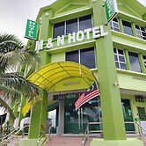 M & N Hotel