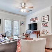 1 Mi to Uga: Charming Athens Condo w/ Balconies!