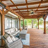 Lake Gem: Private Dock & Large Patio in Lewisville