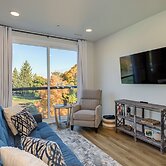 Walk to Beach: Penthouse Condo in Traverse City!