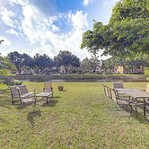 Riverfront Backyard & Grill: Sunrise Family Home